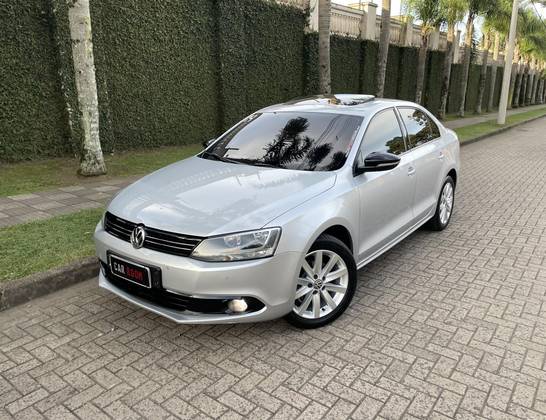 VOLKSWAGEN JETTA 2.0 COMFORTLINE FLEX 4P TIPTRONIC